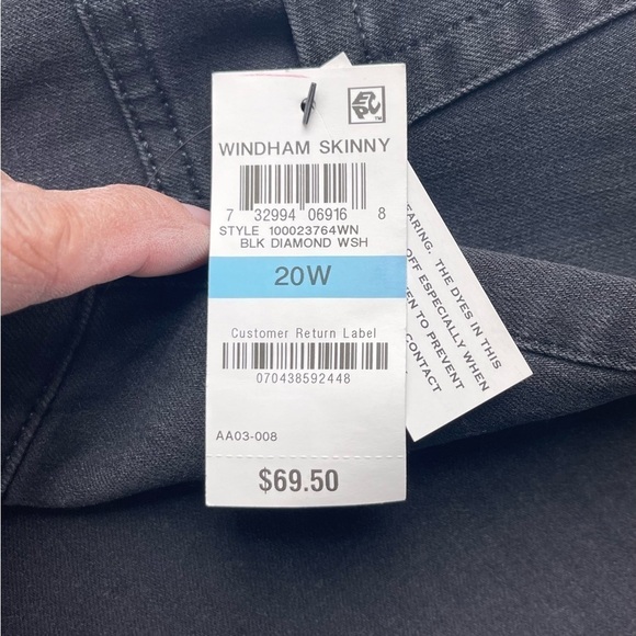 Diva’s Plus Black Skinny Jeans - Picture 6 of 6